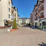 Apartment Plac Neptuna Bright With Balcony By Renters