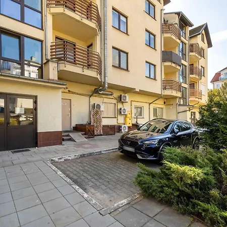 Apartment Plac Neptuna Bright With Balcony By Renters Miedzyzdroje