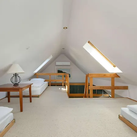 Apartment Plac Neptuna Bright With Balcony By Renters Miedzyzdroje