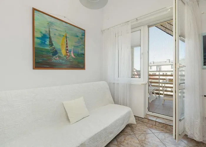 Plac Neptuna Bright With Balcony By Renters