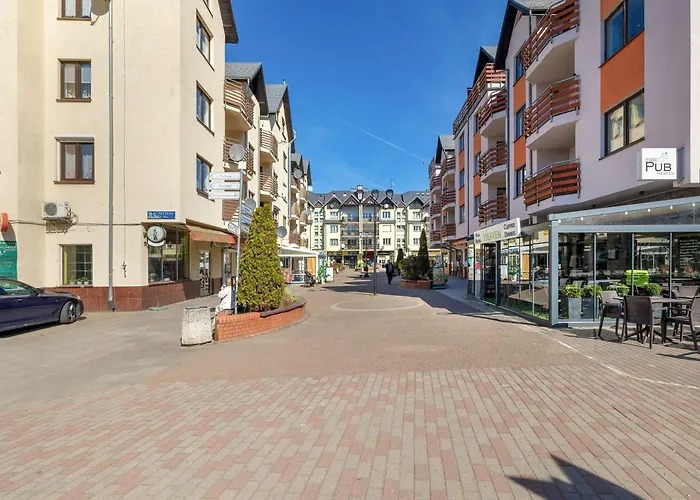 Apartment Plac Neptuna Bright With Balcony By Renters