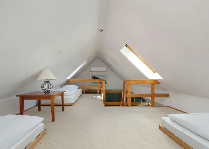 Plac Neptuna Bright With Balcony By Renters